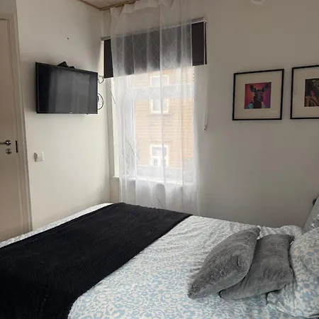 Laura Comfy Kappeli 8-2 Near Airport, Next To The Bus Station Appartement Tallinn